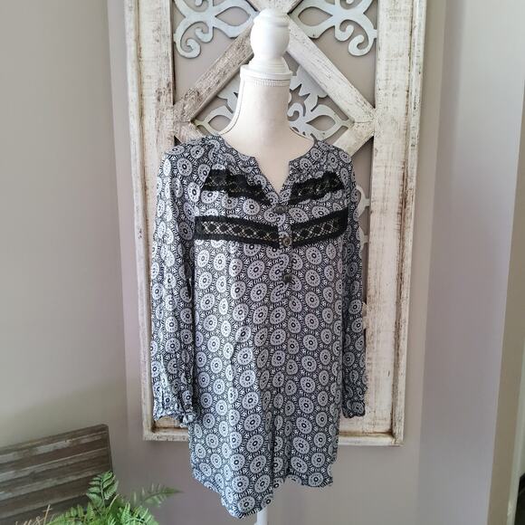 NY Collection Women's Sheer Crochet Lace Medallion Pattern Blouse Top Black Gray - Picture 1 of 9